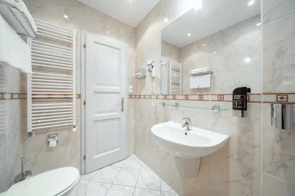 hotel-raffaello-praha-ubytovani-noir-hotels-triluzkovy-pokoj