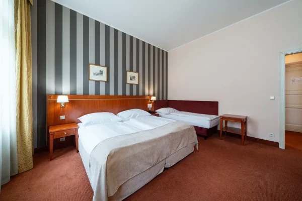 hotel-raffaello-praha-ubytovani-noir-hotels-triluzkovy-pokoj