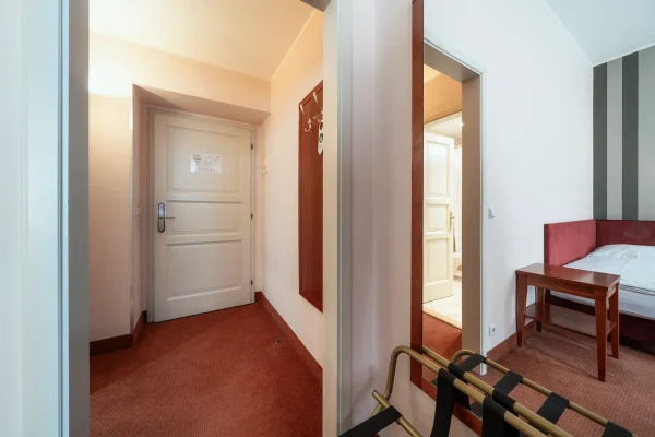 hotel-raffaello-praha-ubytovani-noir-hotels-triluzkovy-pokoj