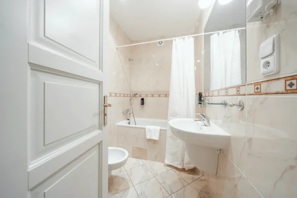 hotel-raffaello-praha-ubytovani-noir-hotels-dvoupodlazni-apartman
