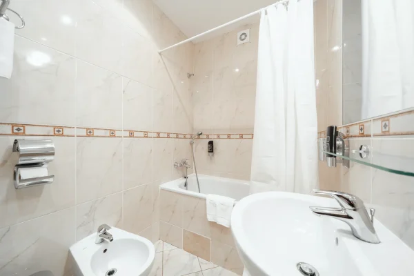 hotel-raffaello-praha-ubytovani-noir-hotels-dvoupodlazni-apartman