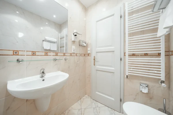 hotel-raffaello-praha-ubytovani-noir-hotels-dvoupodlazni-apartman