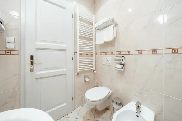 hotel-raffaello-praha-ubytovani-noir-hotels-dvoupodlazni-apartman