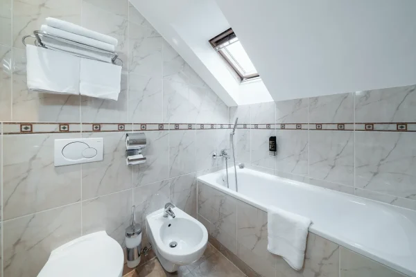 hotel-raffaello-praha-ubytovani-noir-hotels-dvoupodlazni-apartman